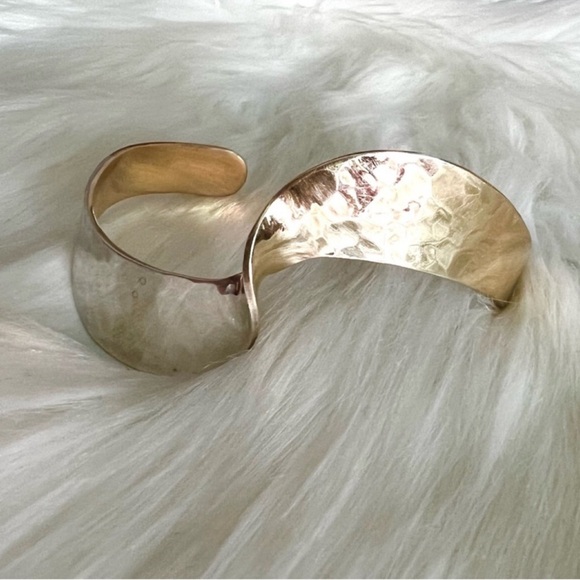 14k gold James Avery ULTRA RARE sculptural soft hammered cuff bracelet - Picture 6 of 15